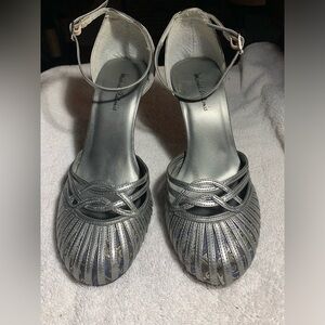 Size 7 Aldo Michael Antonio silver heels